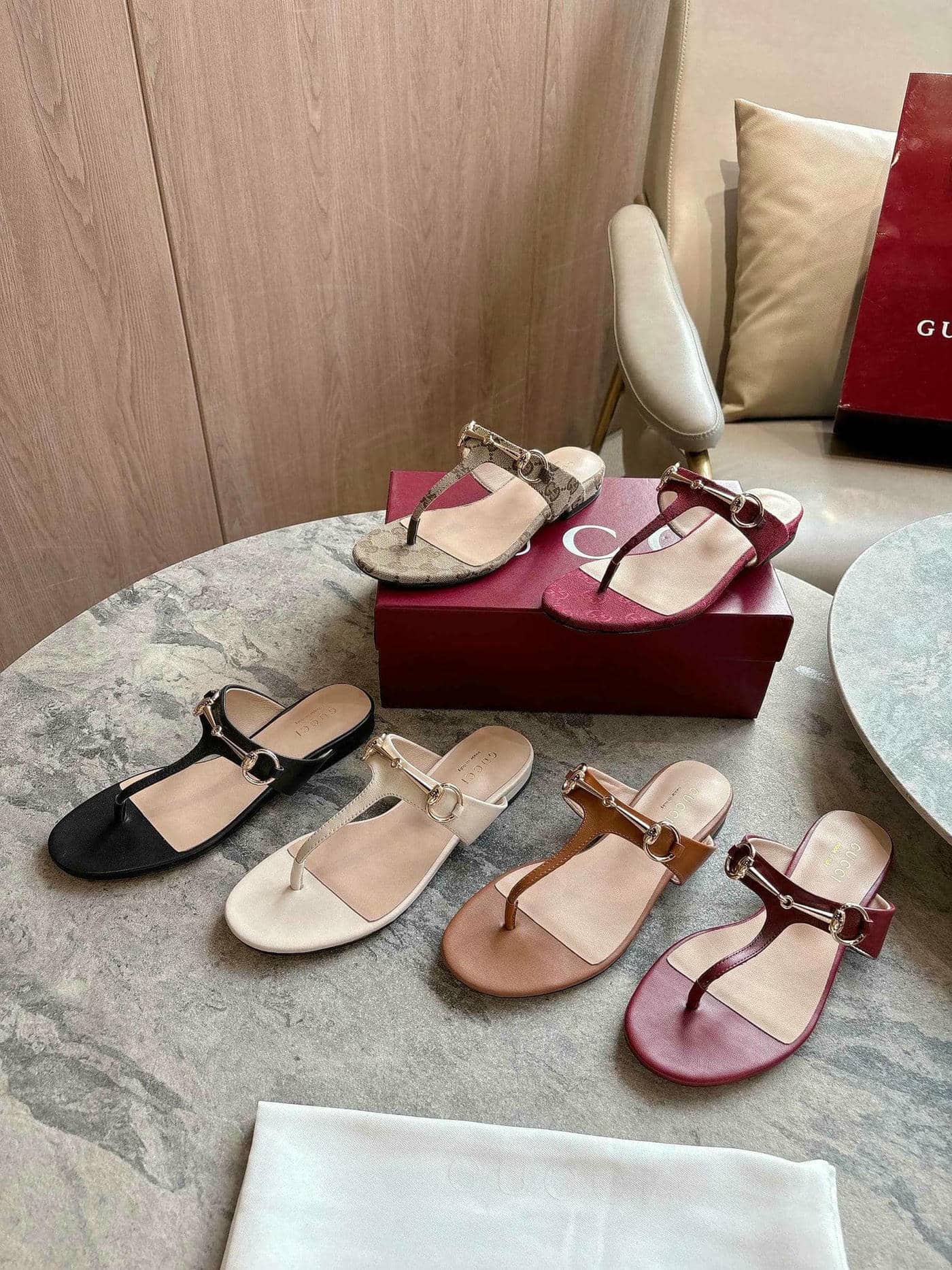 0010 SandalSlippers